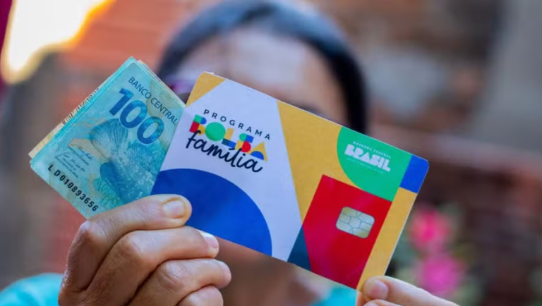 carteira-assinada-e-bolsa-familia